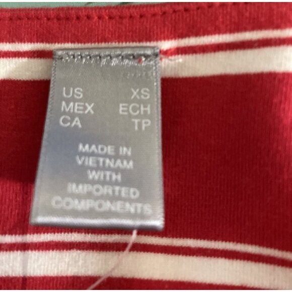 XS Liz Claiborne Women’s Top Red And White Buttons Long Sleeves NWT - Picture 6 of 7